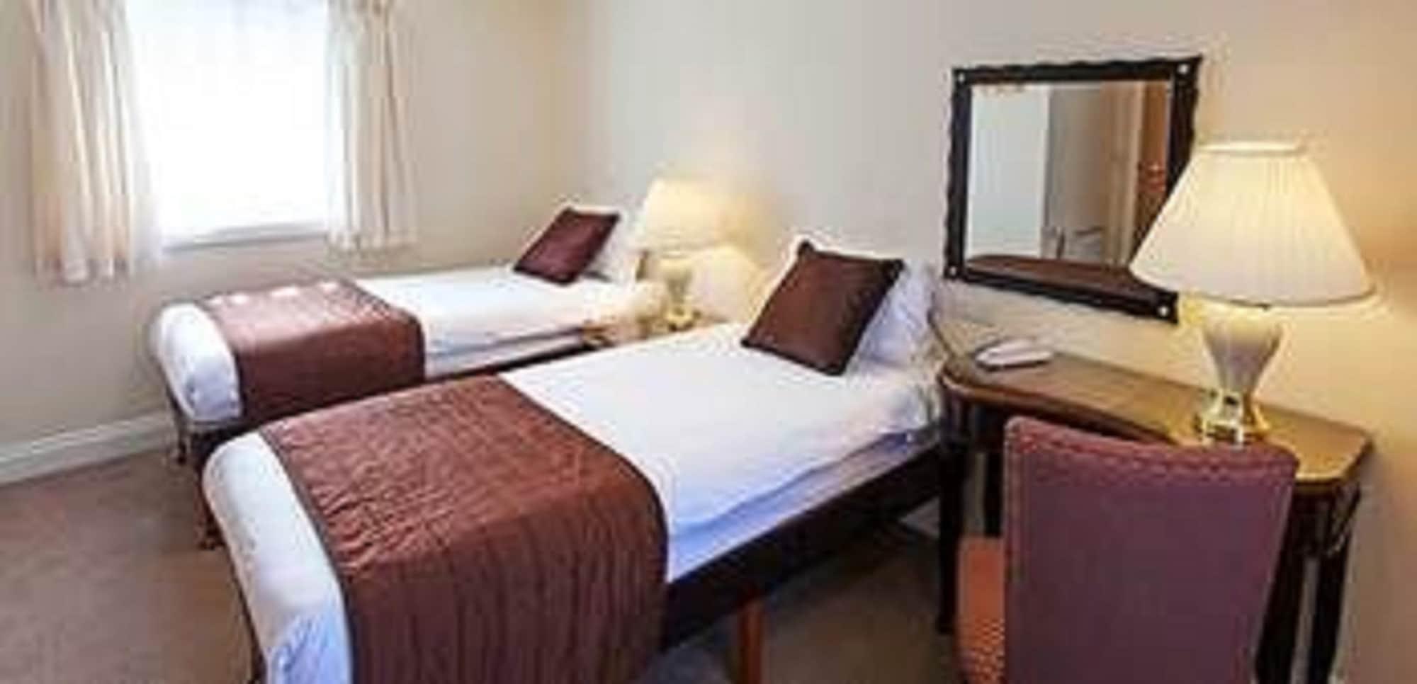 Russ Hill Hotel