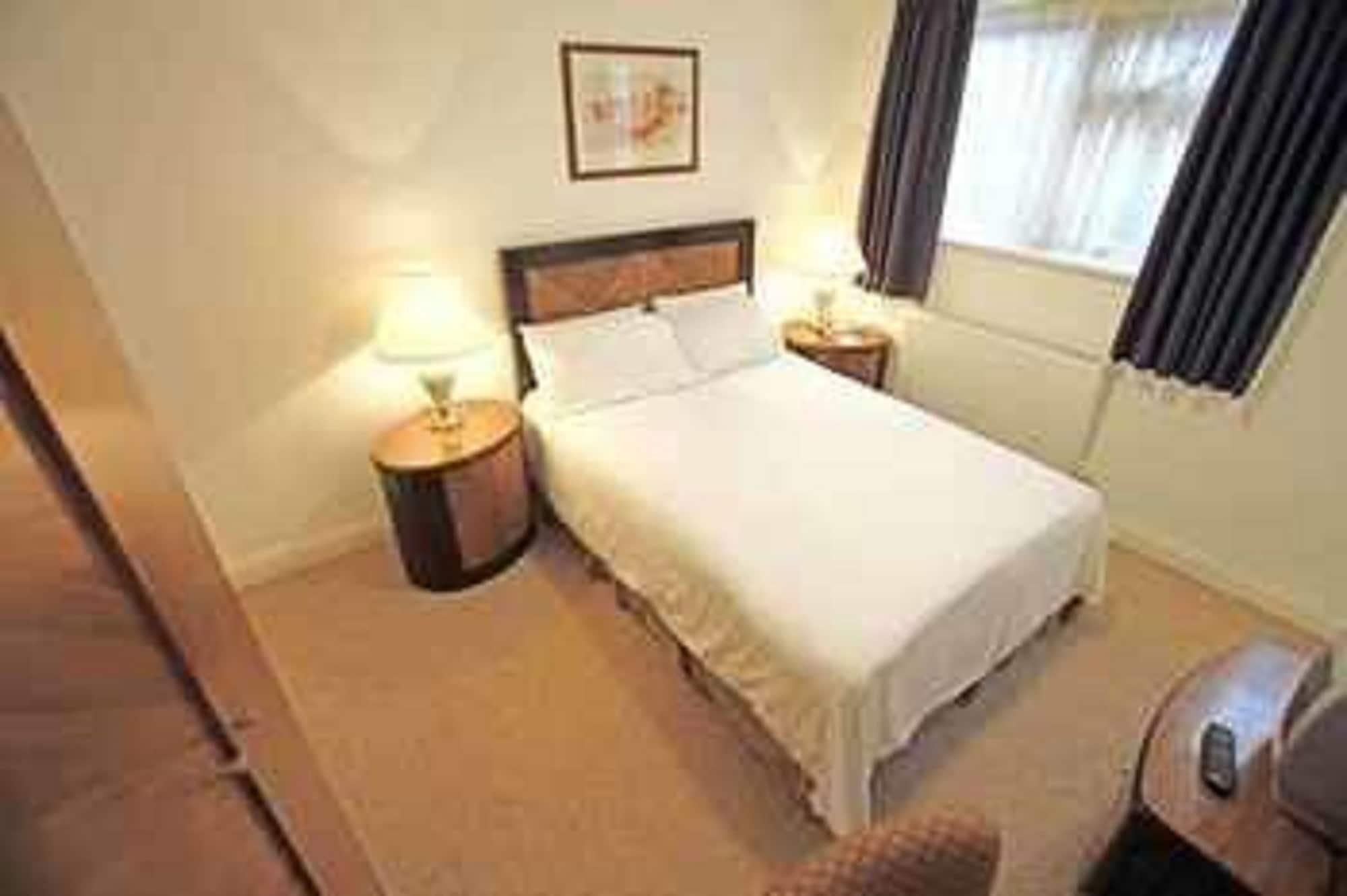 Russ Hill Hotel Charlwood