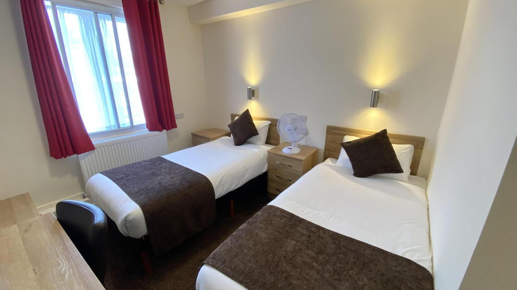 Hotel Russ Hill Charlwood