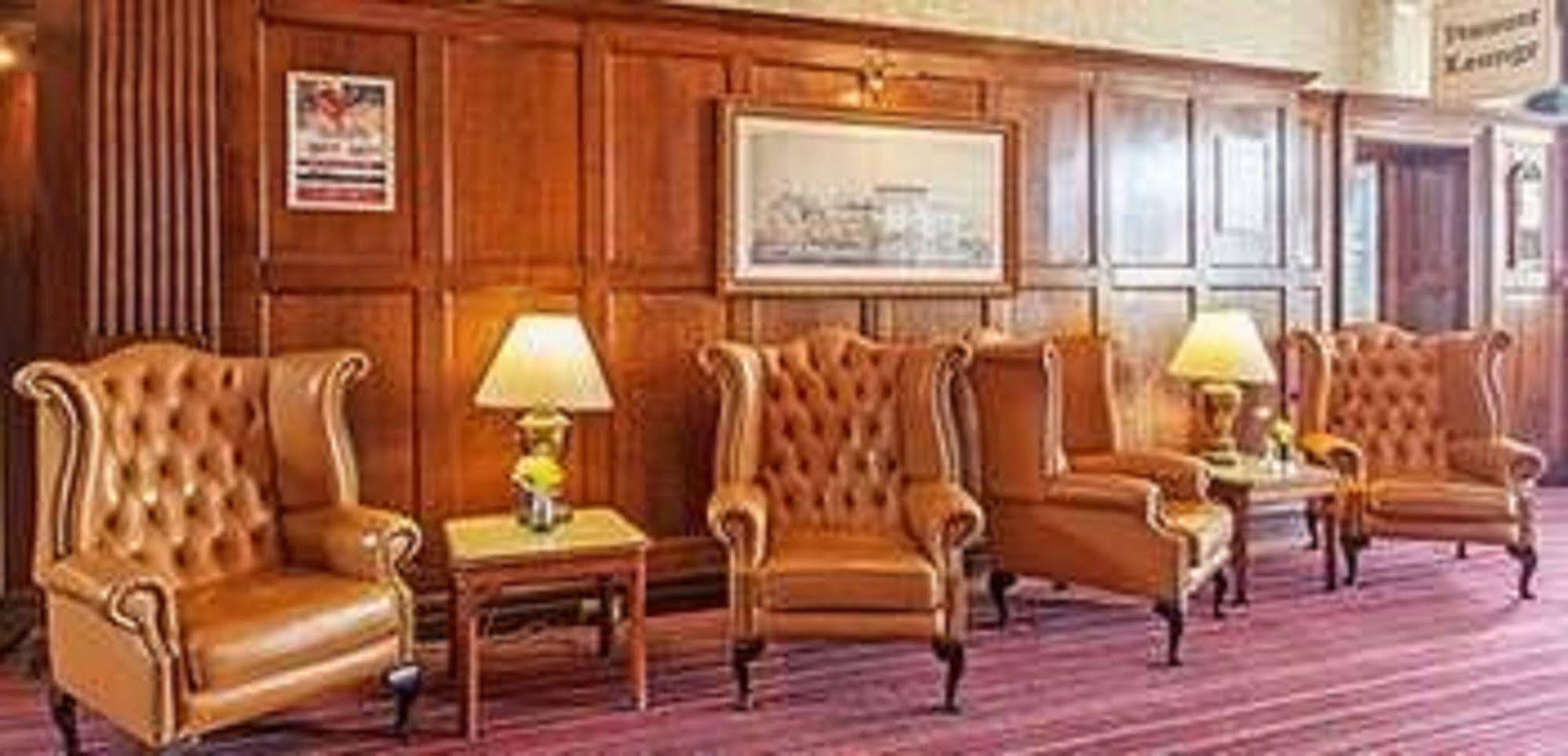 Russ Hill Hotel 3*