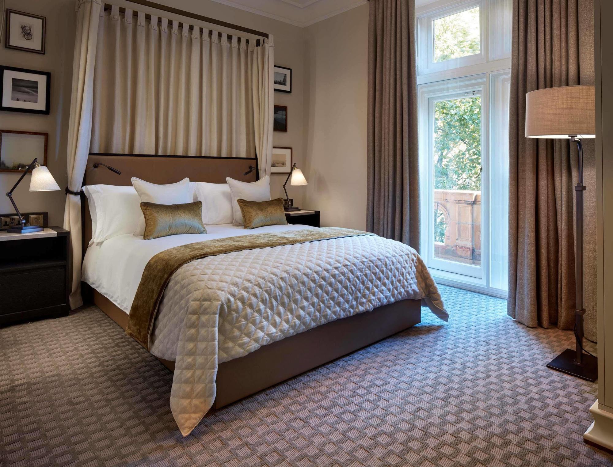 Hotel Russ Hill 3*